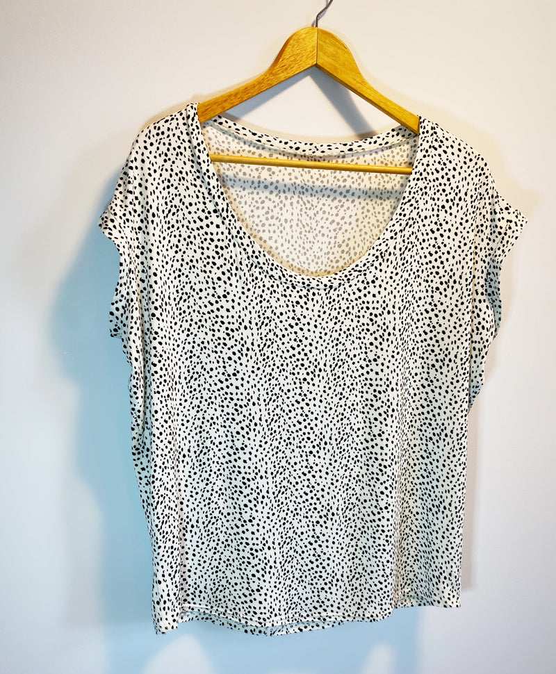Adult Scoop Neck Top in 5 Colours